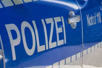 Streifenwagen der hessischen Polizei: In Emsdorf haben zwei 13-Jährige großen Schaden angerichtet. (Symbolbild)