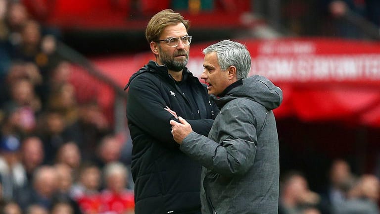 Trainer-Kollegen: Liverpools Klopp (l.) und Tottenhams Mourinho.