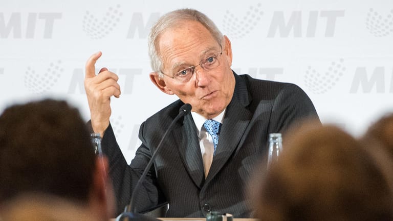 Wolfgang Schäuble (CDU): Laut dem Bundestagspräsidenten müsse der Staat vor allem zum Arbeiten motivieren, alles andere sei nicht gesellschaftstauglich.