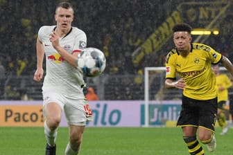 Stark in der Defensive: Leipzigs Lukas Klostermann (li.), hier im Duell mit Dortmunds Jadon Sancho.
