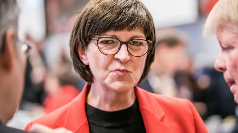 Saskia Esken auf der Klausur der SPD-Bundestagsfraktion: Die Bundesvorsitzende der SPD hat sich in einem Interview positiv zu einem "demokratischen Sozialismus" geäußert.