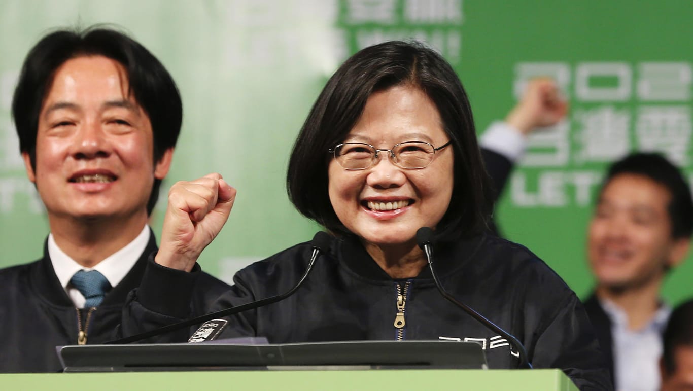 Tsai Ing-wen wiedergewählt: Tsai Ing-wen feiert mit ihren Anhängern den klaren Sieg bei der Präsidentschaftswahl in Taiwan.