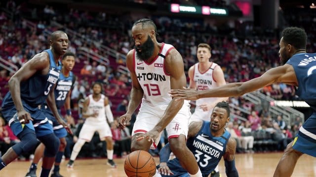Erzielte gegen Minnesota ein Jubiläum: Rockets-Star James Harden. Erzielte gegen Minnesota ein Jubiläum: Rockets-Star James Harden.