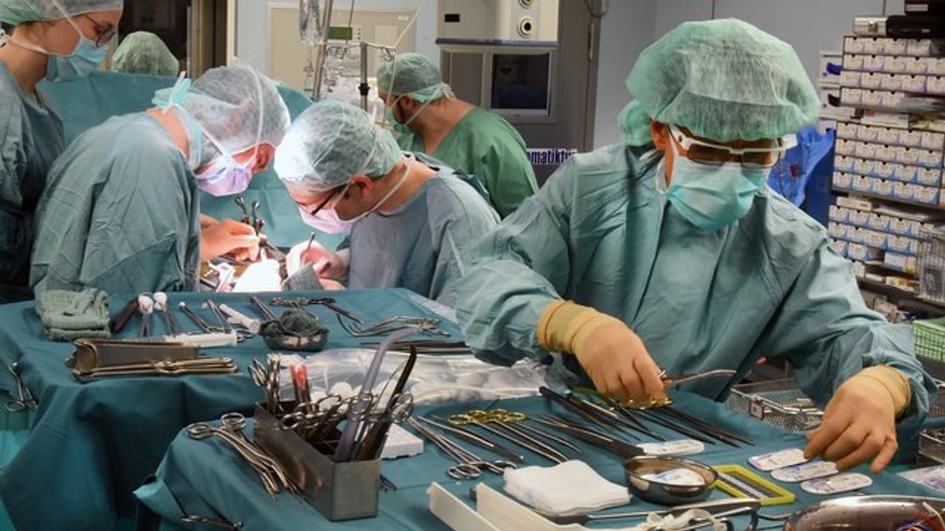 84 Prozent der Bundesbürger stehen Organspenden generell eher positiv gegenüber, wie eine im Auftrag der Techniker Krankenkasse ergab.