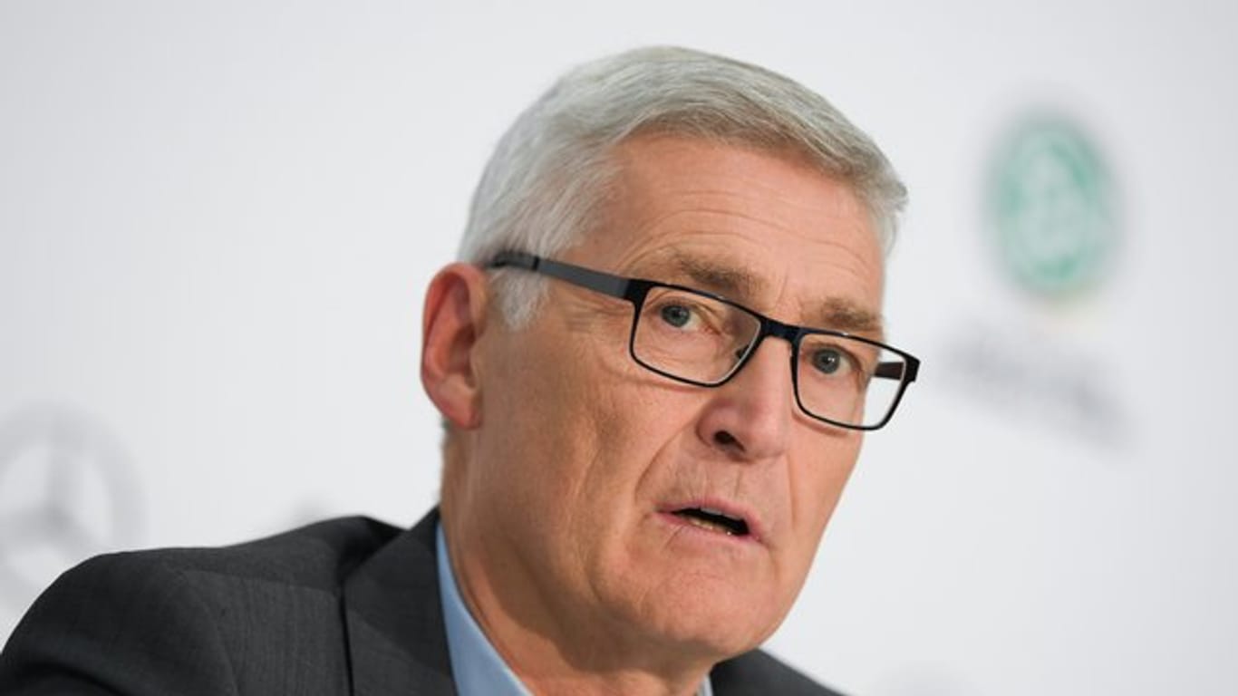 Lutz Michael Fröhlich ist Sportlicher Leiter der deutschen Elite-Schiedsrichter.