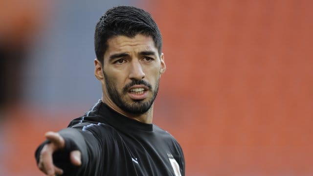 Fällt für den FC Barcelona noch länger aus, als befürchtet: Luis Suárez. Fällt für den FC Barcelona noch länger aus, als befürchtet: Luis Suárez.