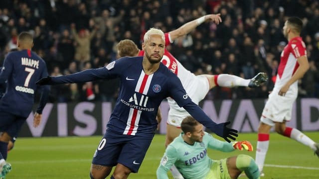 Neymar jubelt nach seinem Tor zum 1:0 für PSG.