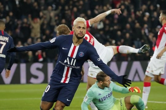 Neymar jubelt nach seinem Tor zum 1:0 für PSG.