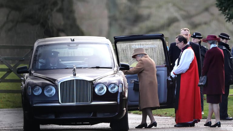 Queen Elizabeth II: nach dem sonntäglichen Gottesdienst in Sandringham.