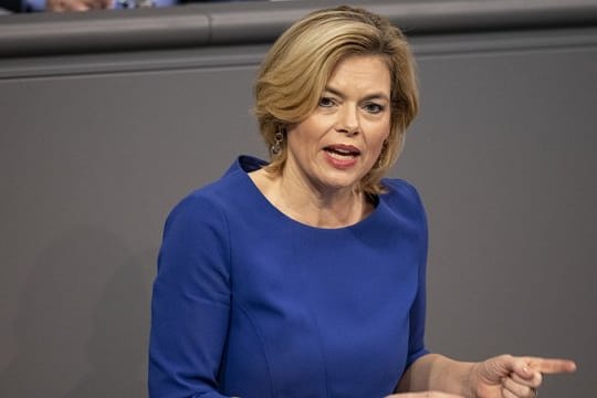 Auch unter Landwirten gebe es "radikale Aufrufe, vor allem in den digitalen Netzwerken", sagt Klöckner.