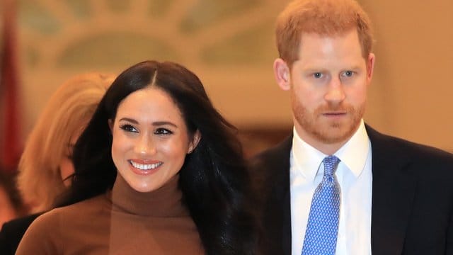 Prinz Harry und Herzogin Meghan wollen sich weitgehend zurückziehen. Prinz Harry und Herzogin Meghan wollen sich weitgehend zurückziehen.