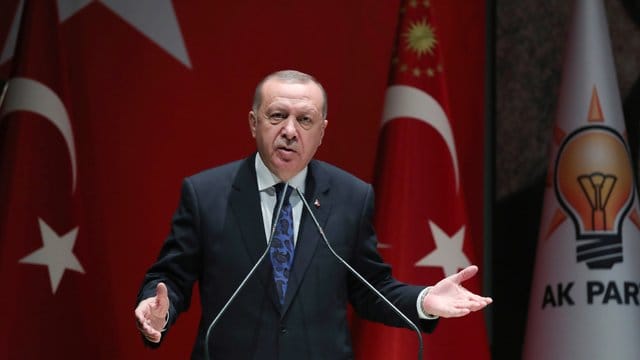 Recep Tayyip Erdogan soll an Gesprächen zur Lage im Bürgerkriegsland Libyen nach Deutschland kommen. Recep Tayyip Erdogan soll an Gesprächen zur Lage im Bürgerkriegsland Libyen nach Deutschland kommen.