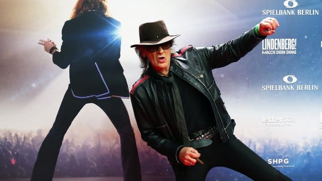 Im Schleudergang: Udo Lindenberg bei der Premiere des Kinofilms "Lindenberg! Mach dein Ding!".