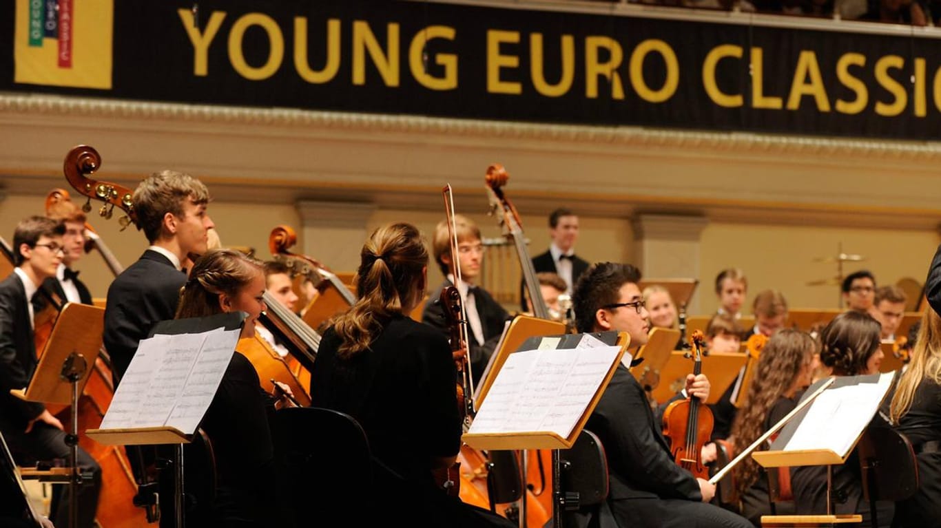 Bundesjugendorchester beim Festival Young Euro Classic: "Bestes Konzertprogramm" lautet der Preis, den das Bundesjugendorchester in Bonn verliehen bekommen hat.