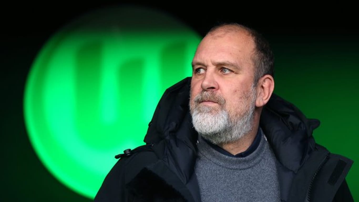 Jörg Schmadtke möchte mit dem VfL Wolfsburg auch nächste Saison europäisch spielen.