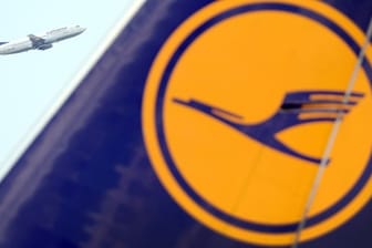 Lufthansa-Logo: Trotz dreier Streikwellen der Flugbegleiter verzeichnete die Airline 2,3 Prozent mehr Passagiere als ein Jahr zuvor.