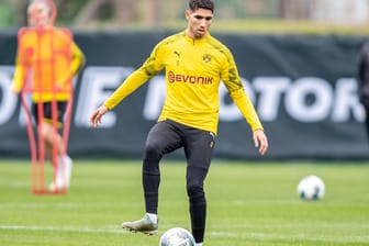 Achraf Hakimi im Trainingslager von Borussia Dortmund: Zumindest vorerst bleibt das Toptalent dem Klub erhalten.