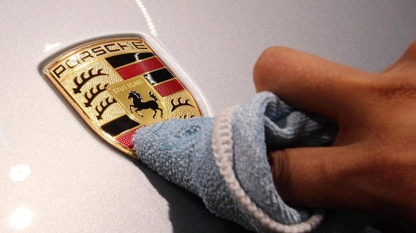 Porschelogo: In Europa und Deutschland verzeichnete der Autobauer die stärksten Zuwächse mit jeweils 15 Prozent.
