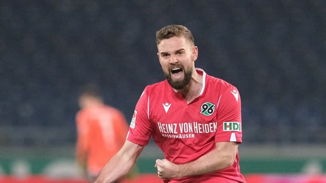 Einspruch vom Sportgericht zurückgewiesen: Das von Marc Stendera im Spiel gegen Darmstadt 98 erzielte Tor bleibt weiter nicht gegeben. Einspruch vom Sportgericht zurückgewiesen: Das von Marc Stendera im Spiel gegen Darmstadt 98 erzielte Tor bleibt weiter nicht gegeben.
