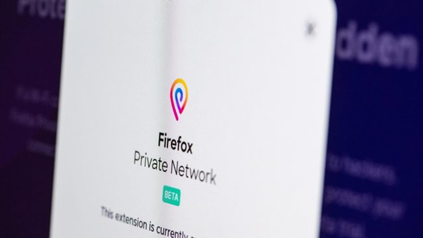 Alle modernen Browser wie der Firefox mit seinem Private Network bieten inzwischen Möglichkeiten, im Netz anonymer zu bleiben.