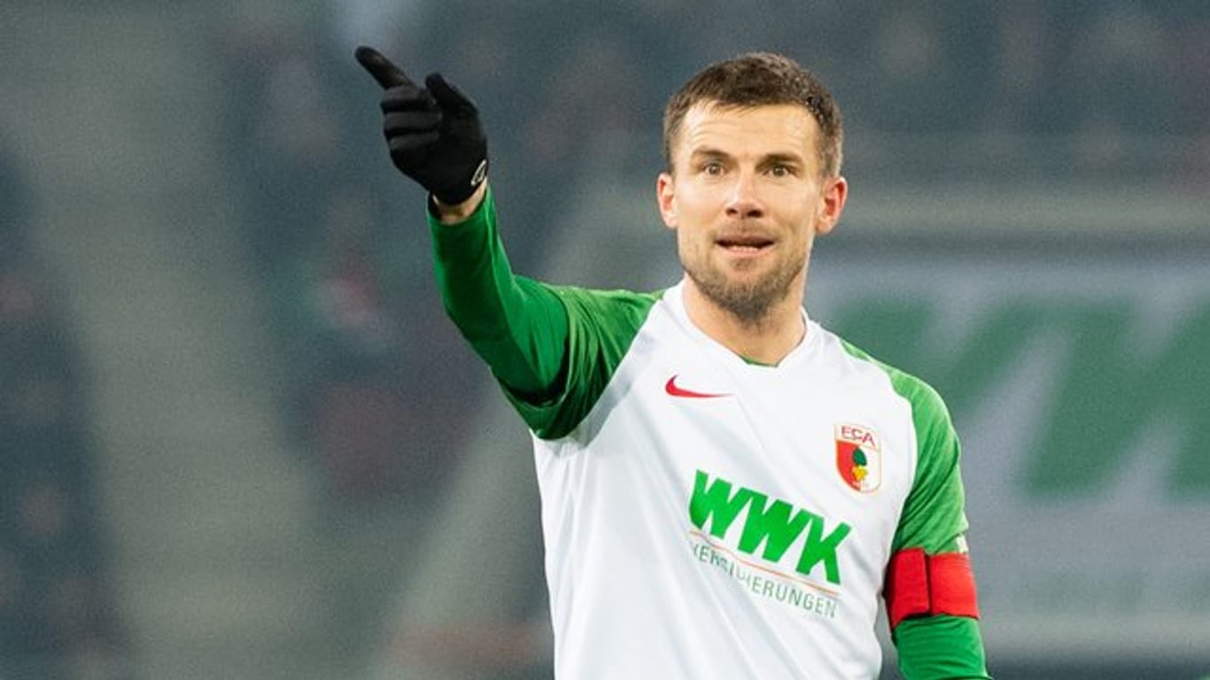Hat seinen Vertrag beim FC Augsburg verlängert: Daniel Baier.