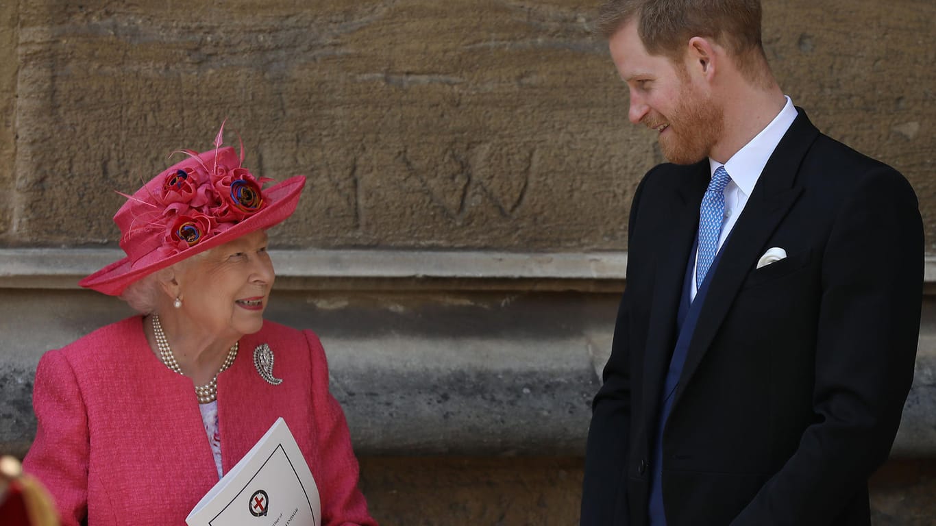 Königin Elizabeth II. und Prinz Harry: Die Queen sichert ihrem Enkel Unterstützung zu.