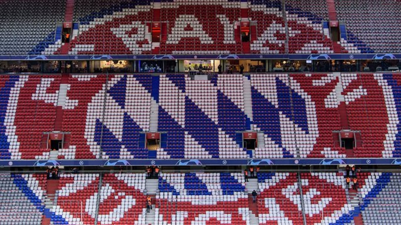 Rekordmeister FC Bayern spielt in der weltweiten Fußball-Geldrangliste weiter vorne mit.
