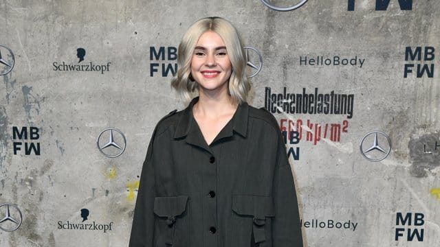 Stefanie Giesinger auf der Fashion Week in Berlin.