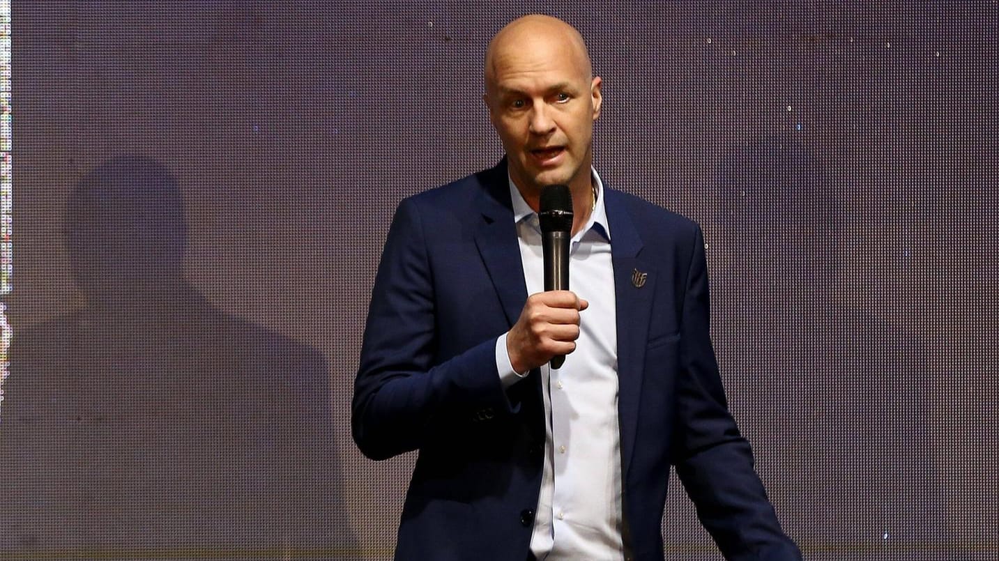 Neues Amt: Jordi Cruyff bei seiner Vorstellung als neuer Nationaltrainer Ecuadors Neues Amt: Jordi Cruyff bei seiner Vorstellung als neuer Nationaltrainer Ecuadors