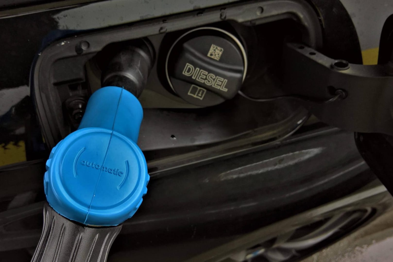 Umrüstung: Beim "Dieselgipfel" von Politik und Autoherstellern wurden 2017 Software-Updates zugesagt.
