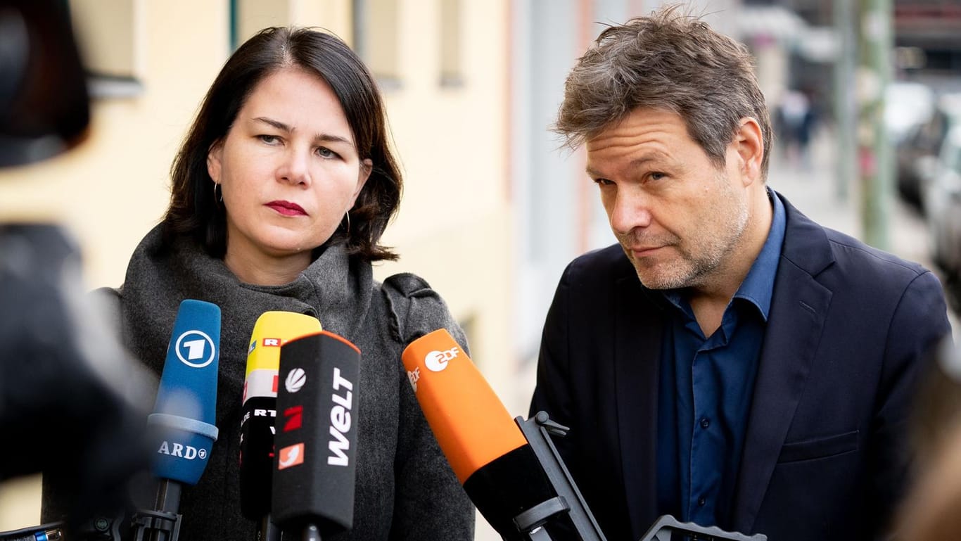 Annalena Baerbock und Robert Habeck: Die Grünen-Chefs haben eine Kommission zur Homöopathie abgesagt.
