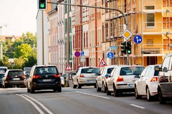 Stau am Schmidtstedter Knoten: In Erfurt sollte die Verkehrswende vorangetrieben werden, fordert Stadtrat Urs Warweg.