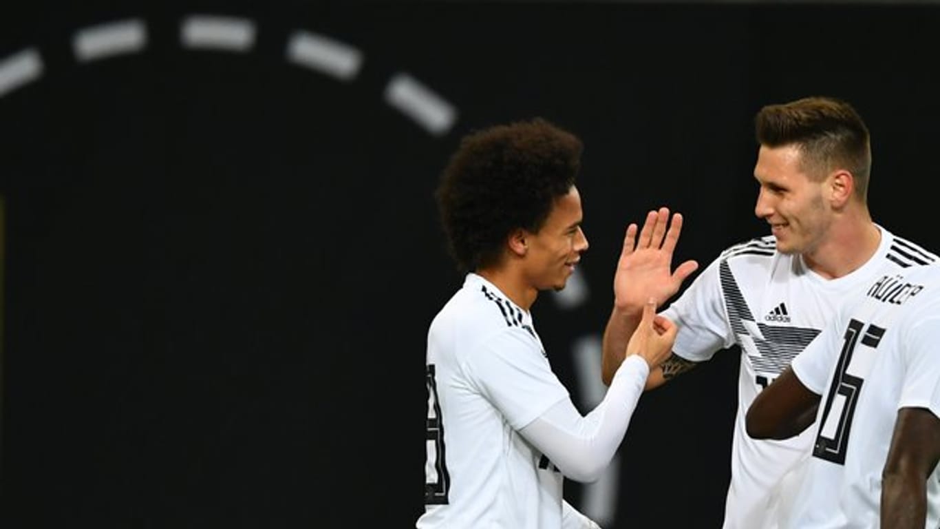 Leroy Sané (l) und Niklas Süle wollen beide zur Fußball-EM.