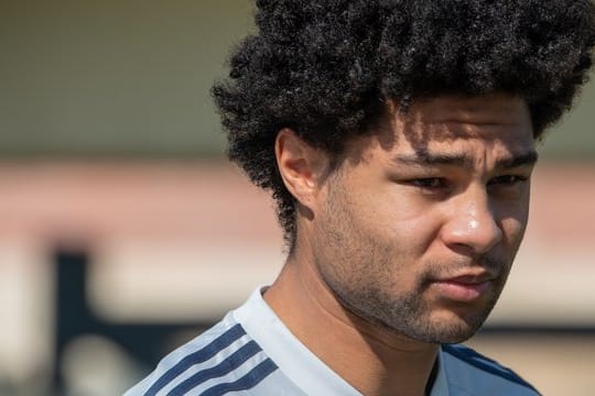 Serge Gnabry: Der Bayern-Profi hatte mit der Achillessehne zu tun.