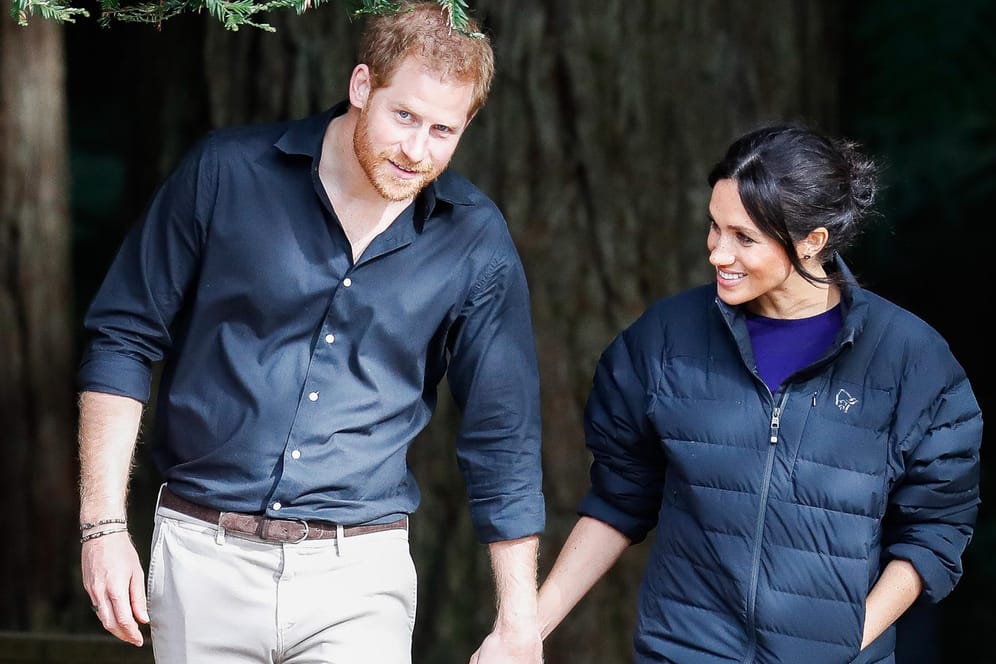 Prinz Harry und Herzogin Meghan: Mit ihrer Entscheidung, die royalen Pflichten ruhen zu lassen, hat das Paar für viel Aufregung gesorgt.