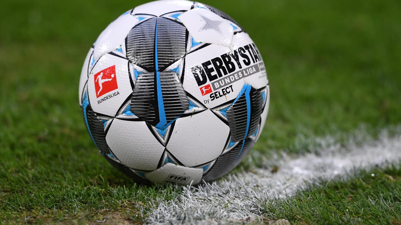 Rollt der Bundesliga-Ball noch während der WM 2022 weiter?