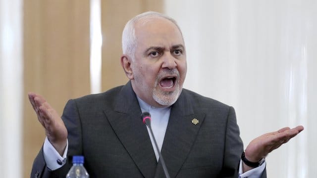 Irans Außenminister Mohammed Dschawad Sarif bei einem Auftritt im August 2019. Irans Außenminister Mohammed Dschawad Sarif bei einem Auftritt im August 2019.
