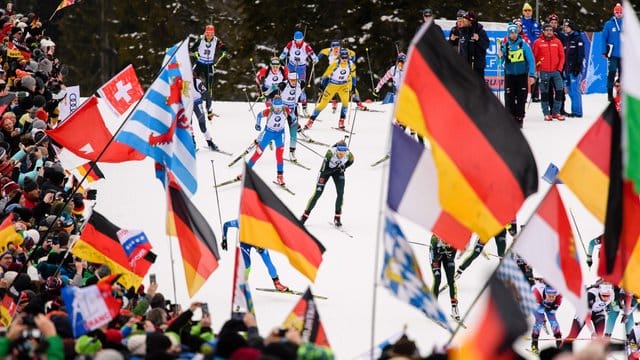 Der Weltcup der Biathleten in Ruhpolding startet in der Chiemgau Arena mit dem Sprint der Damen. Der Weltcup der Biathleten in Ruhpolding startet in der Chiemgau Arena mit dem Sprint der Damen.
