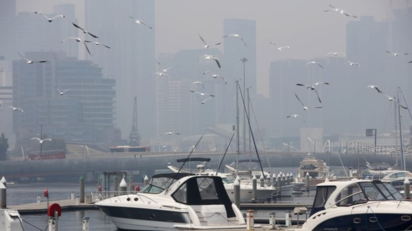 In Melbourne an der Südostküste Australiens ist die Luftqualität rekordverdächtig schlecht.