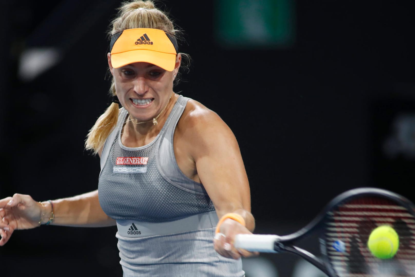 Wie schwer ist die Verletzung? Angelique Kerber musste in Adelaide verletzt aufgeben.