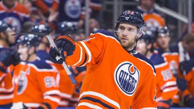 Leon Draisaitl führte die Edmonton Oilers zum Sieg. Leon Draisaitl führte die Edmonton Oilers zum Sieg.