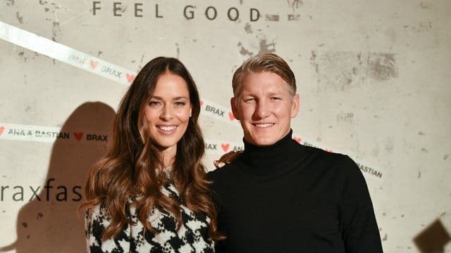 Bastian Schweinsteiger und seine Frau Ana Schweinsteiger-Ivanovic auf der Berliner Fashion Week. Bastian Schweinsteiger und seine Frau Ana Schweinsteiger-Ivanovic auf der Berliner Fashion Week.