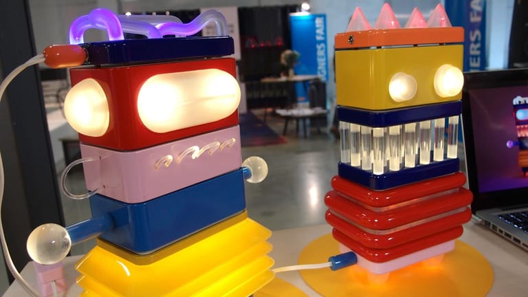 Roboter-Lampen von Designstudent Nikolas Miranda aus Münster.