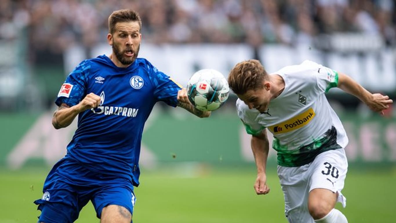 Der FC Schalke 04 und Borussia Mönchengladbach eröffnen mit der Freitagspartie die Rückrunde der Bundesliga.