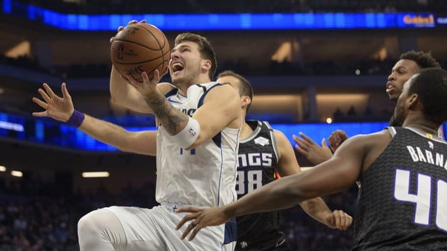 Luka Doncic (l) spielte überragend.
