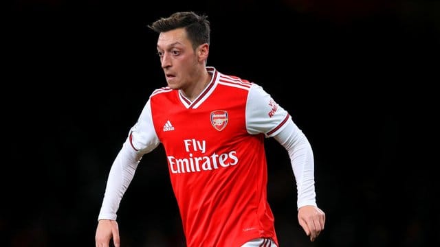 Spielt seit 2013 in der Premier League für den FC Arsenal: Mesut Özil. Spielt seit 2013 in der Premier League für den FC Arsenal: Mesut Özil.