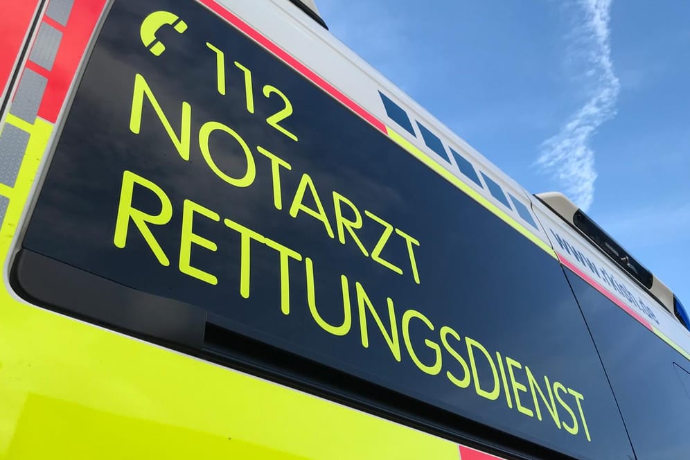 Notarzt im Einsatz: In Greifswald starb ein Radfahrer nach der Kollision mit einem Auto. (Symbolbild)