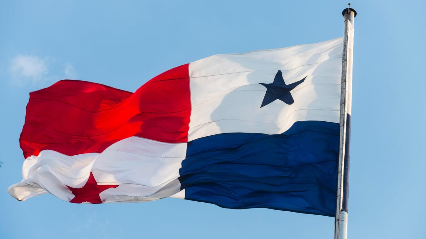 Die Flagge von Panama: Die Polizei hat ein Massengrab einer Sekte entdeckt. (Symbolbild)