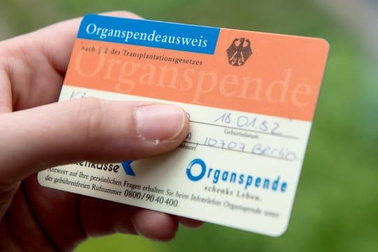 Vorbereitet für den Ernstfall: Der Organspendeausweis schafft Ärzten und Angehörigen Klarheit.