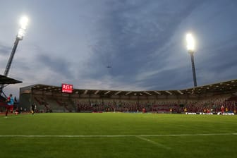 Blick auf das Steigerwaldstadion: Rot-Weiß Erfurt hat offenbar wieder finanzielle Schwierigkeiten.